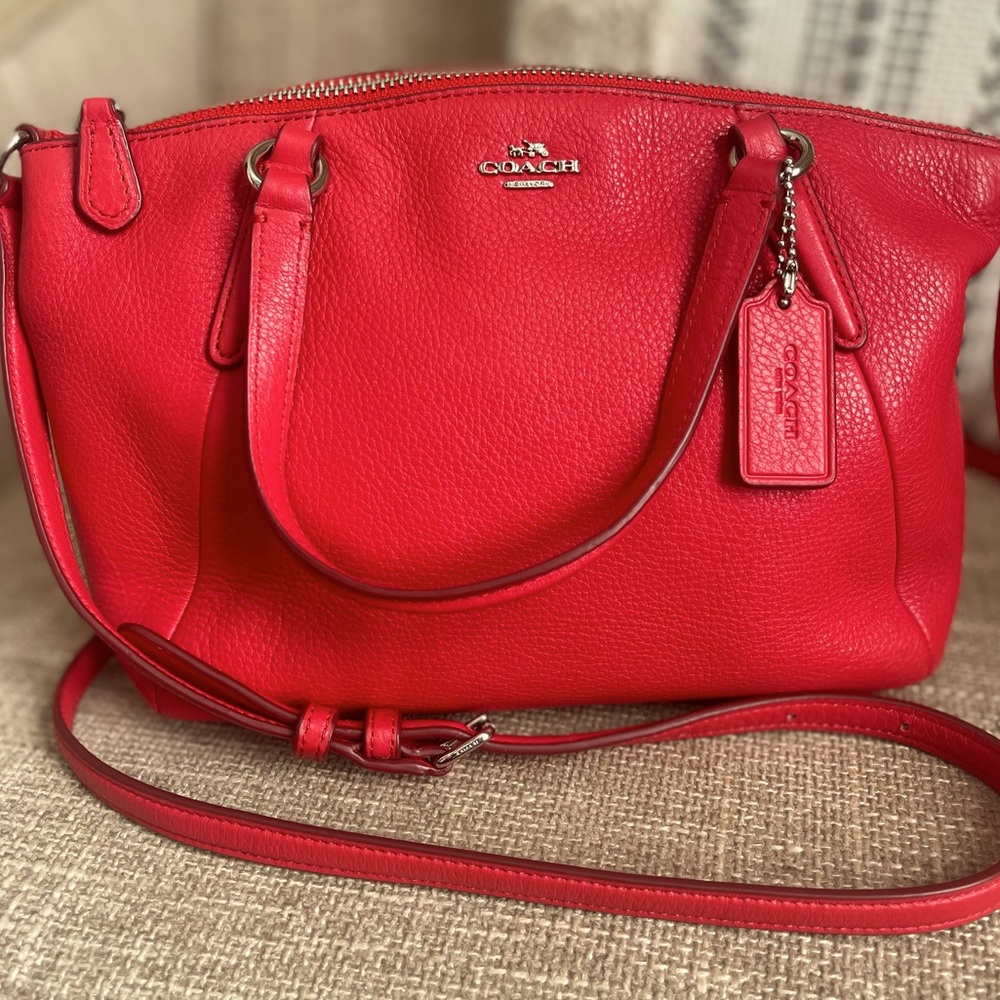 Coach NO CALLOUTS11x7 red Kelsey handbag w/crossbody